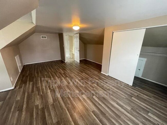 Building Photo - 19 S Schlueter Ave