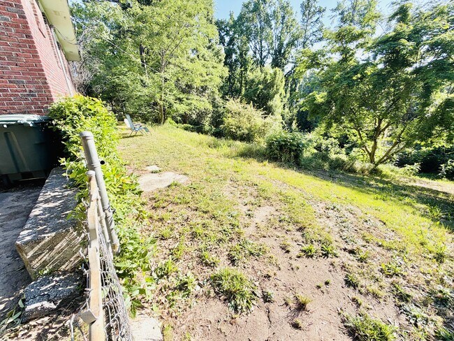 Building Photo - 4816 Dale Dr
