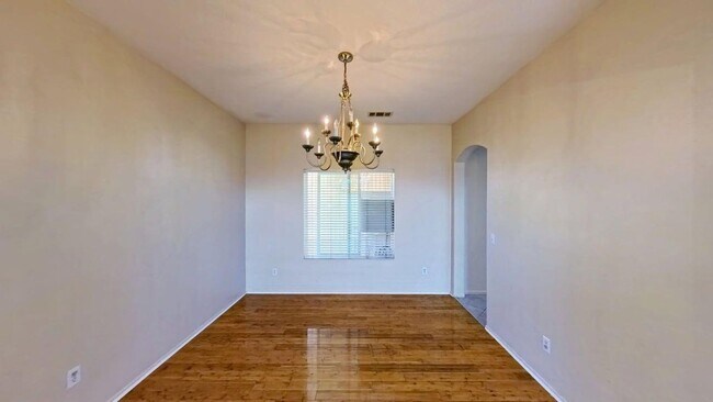 Building Photo - 2226 Willowbrook Ln