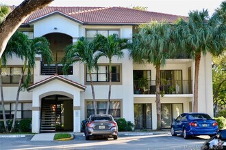 Building Photo - 620 S Park Rd