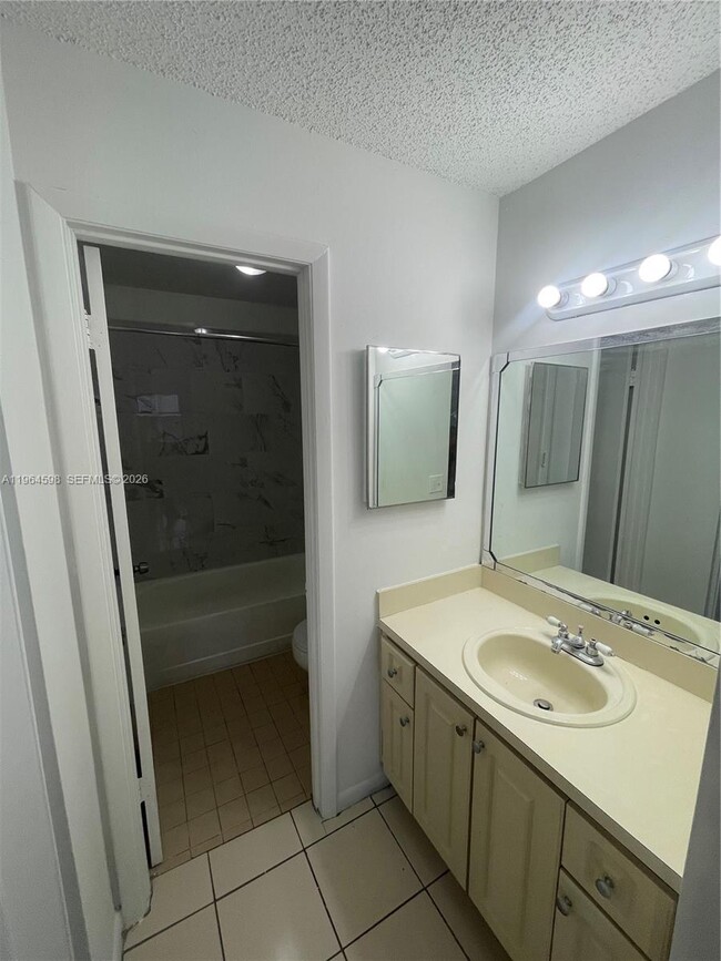 Building Photo - 9700 Hammocks Blvd