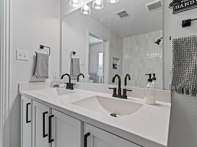 Building Photo - 6202 Halton Dr.