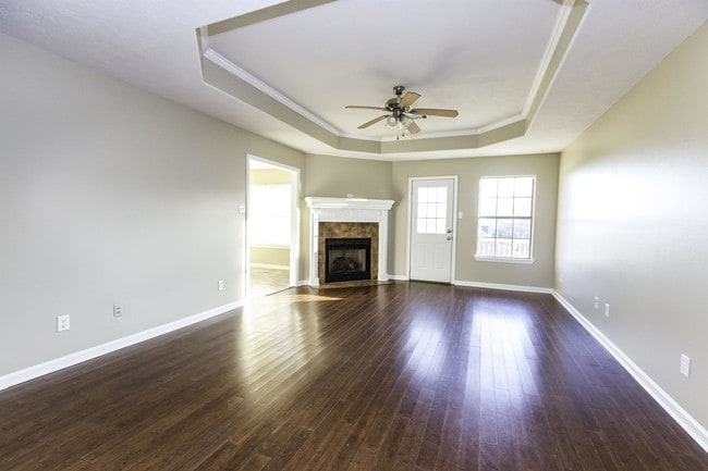 Building Photo - 17 Hillside Cove