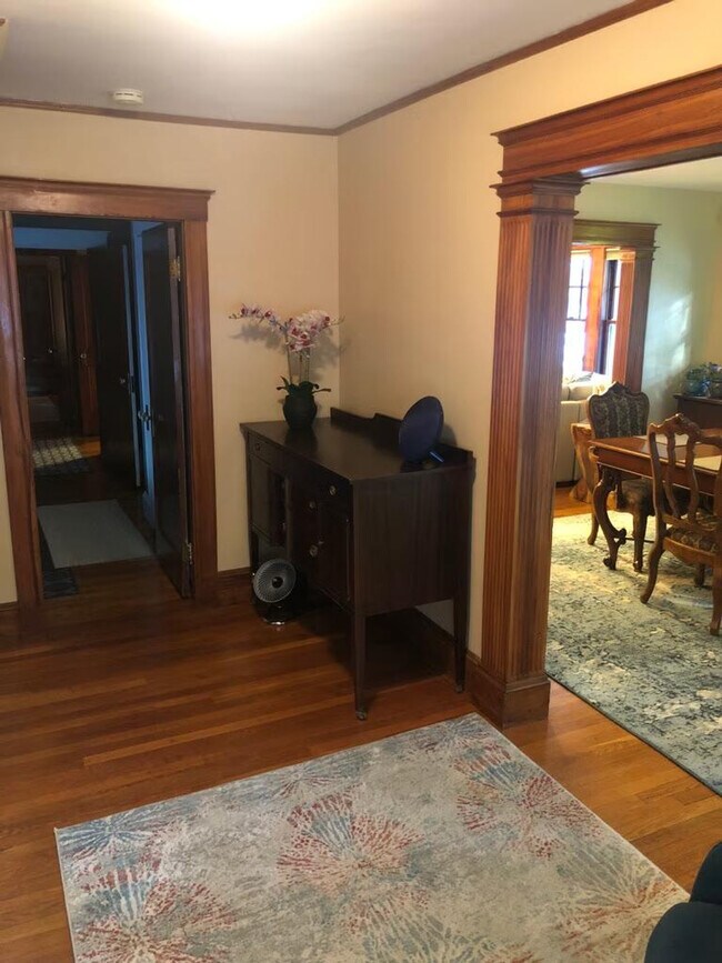 Building Photo - 112 Manthorne Rd