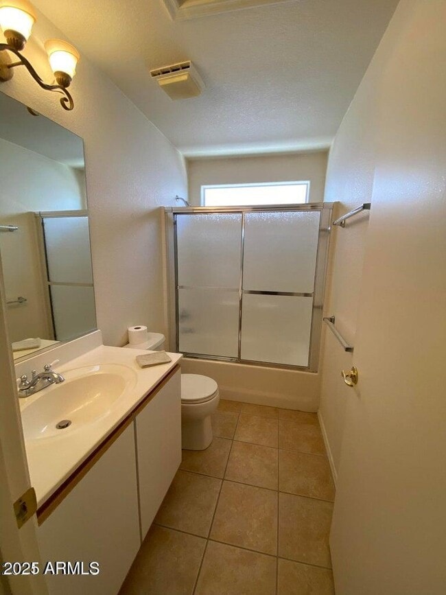 Building Photo - 1461 E La Costa Dr