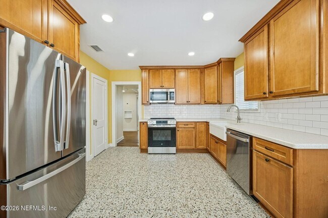 Building Photo - 1406 San Mateo Ave