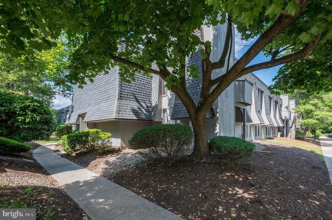 Building Photo - 25 S Church Rd