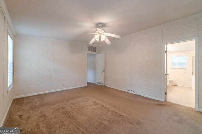 Building Photo - 246 Kings Ridge Dr