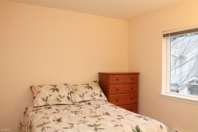Building Photo - 2 br, 2.5 bath Condo - Ashford Park