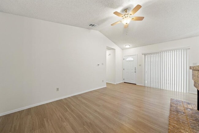 Building Photo - 11604 Norwegian Wood Dr