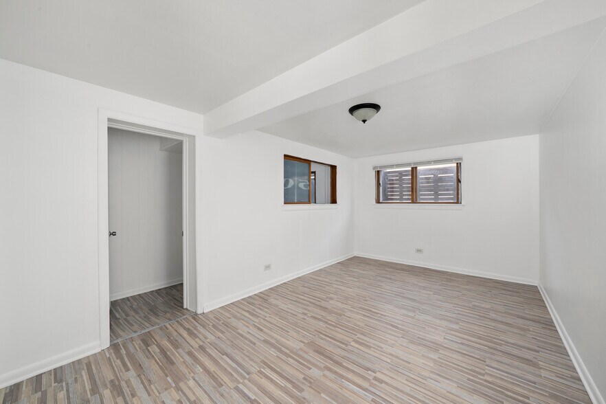 Building Photo - 1914 N 18th Ave
