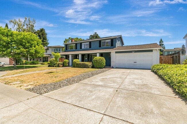 Building Photo - 2739 St Giles Ln