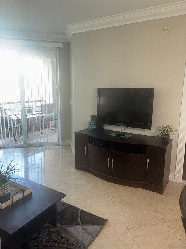 Building Photo - Genoa, fully furnished 2bdr/2bath unit, ov...