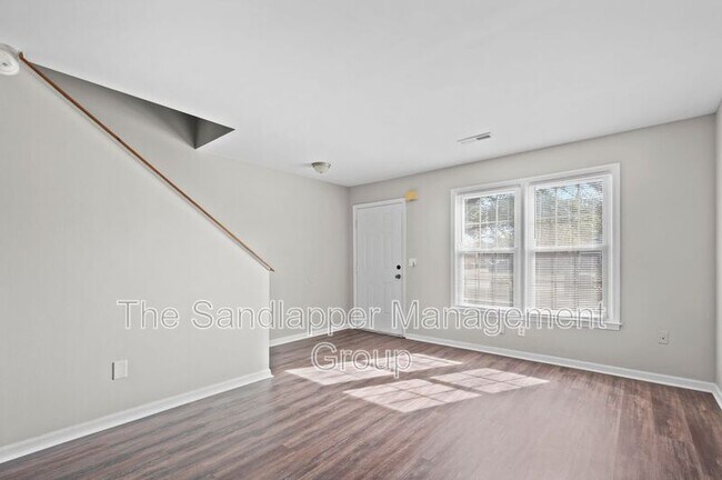 Building Photo - 28 Crosscreek Dr