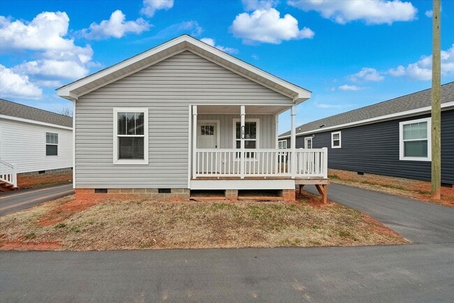 Building Photo - 3 Bed / 2 Bath Home in Hickory FOR RENT Pet Friendly!