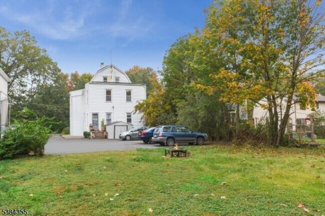 Building Photo - 60 Wildwood Ave