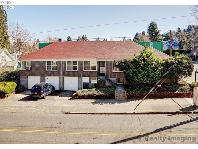 Building Photo - MF 09 - Burnside Triplex