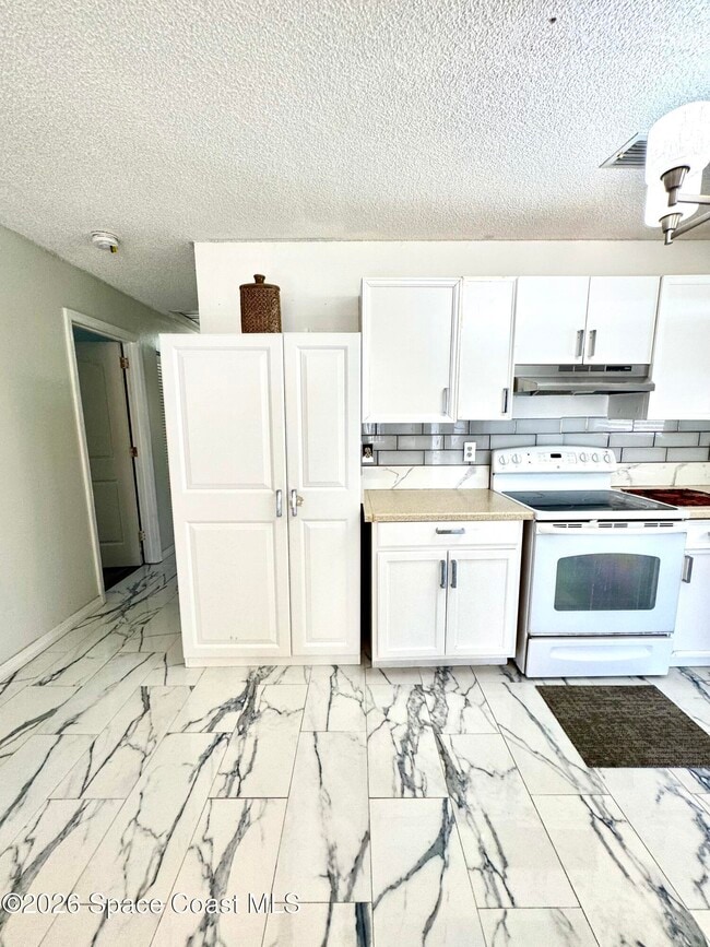 Building Photo - 885 Taluga Ave SE