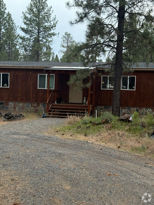 Building Photo - 14742 Bluegrass Loop