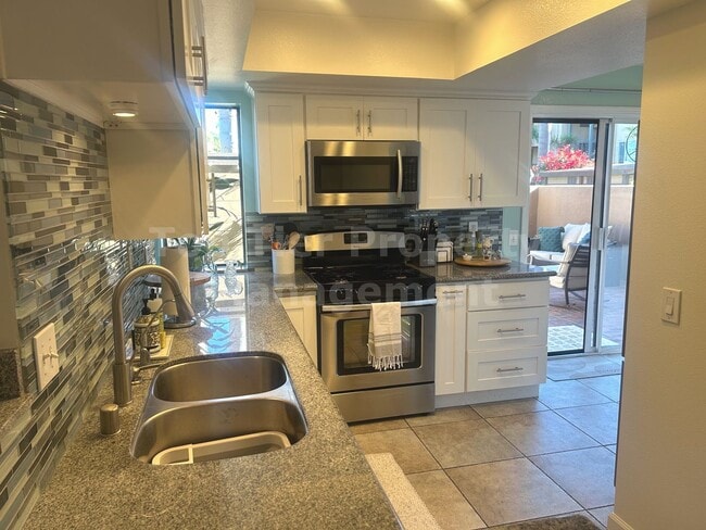 Building Photo - **Beautiful, Fully-Furnished 2 bed / 2.5 bath Townhome in Coastal Carlsbad - Available NOW**