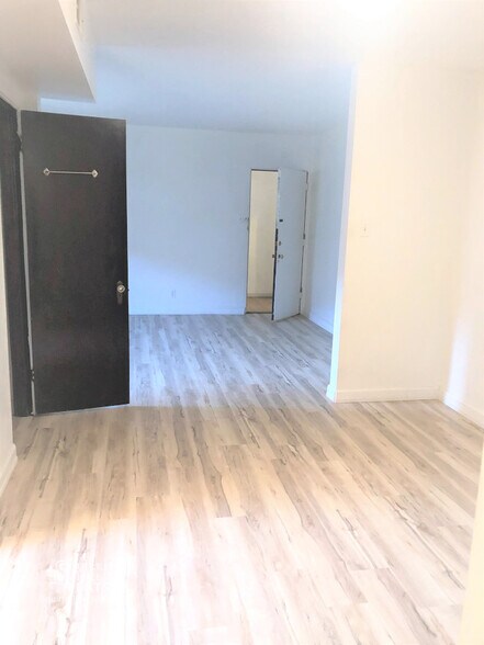 Building Photo - 5712 Phillips Ave