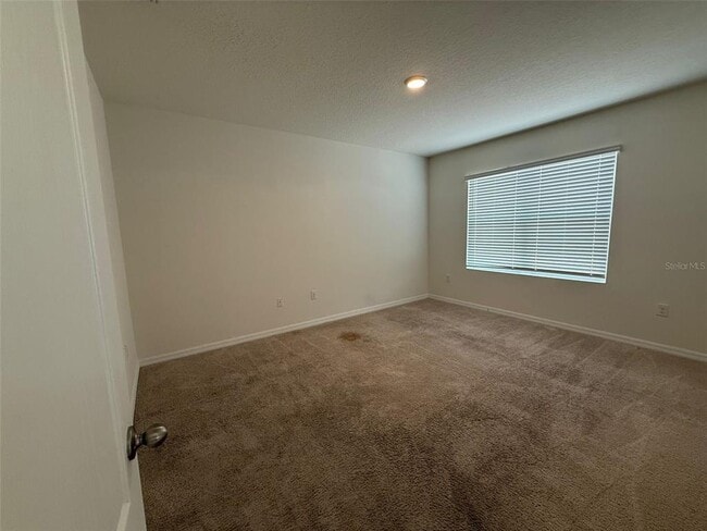 Building Photo - 209 Ludisia Loop