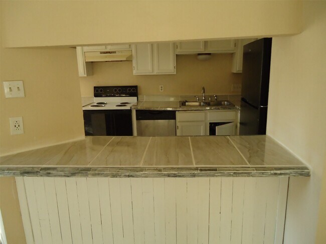Building Photo - 18539 Lippizaner Dr