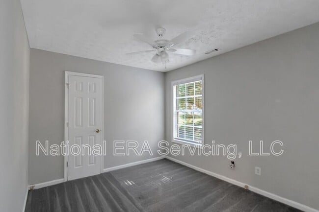 Building Photo - 455 Trelawney Cir