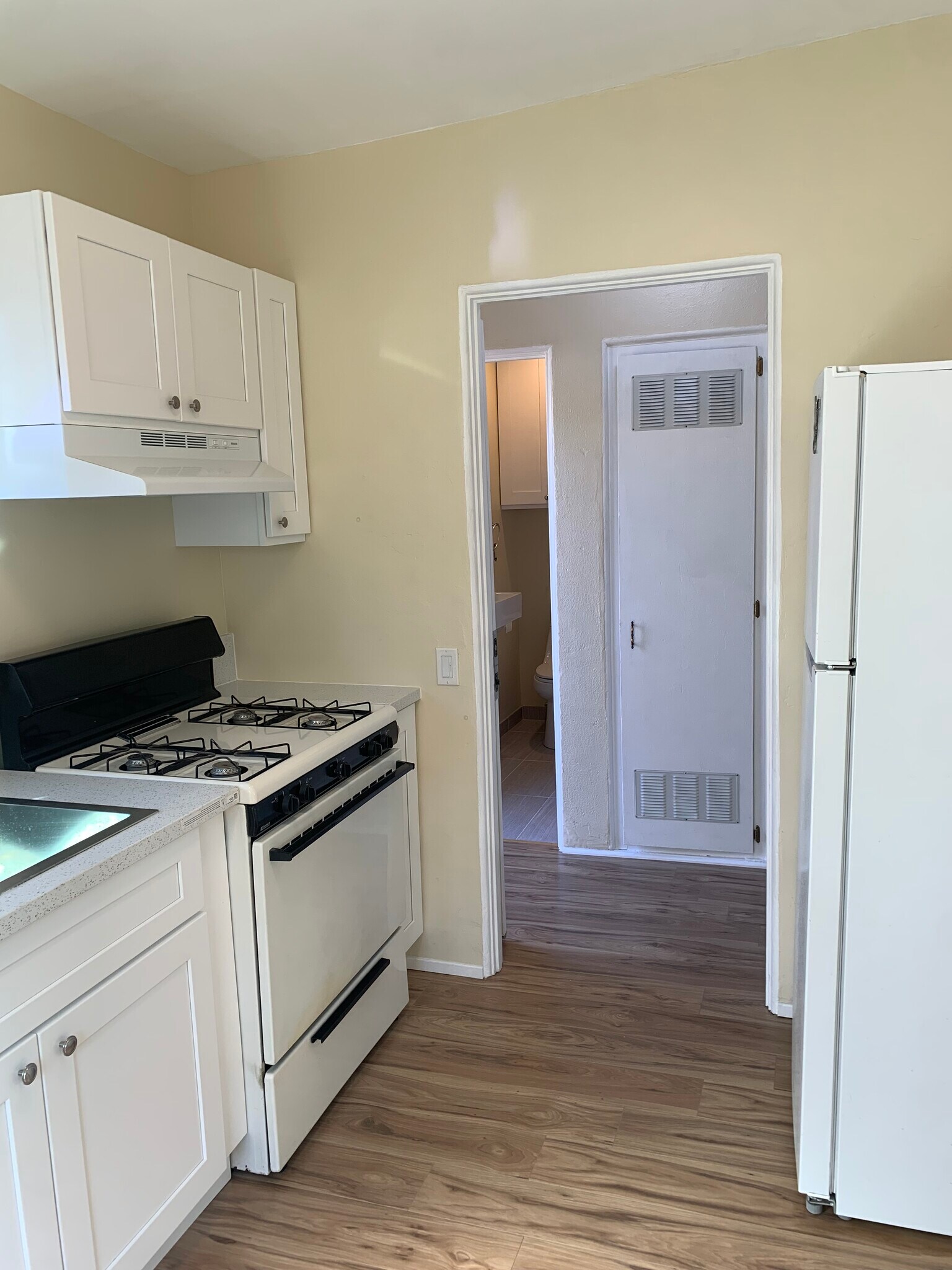 Building Photo - 2911 Central Ave