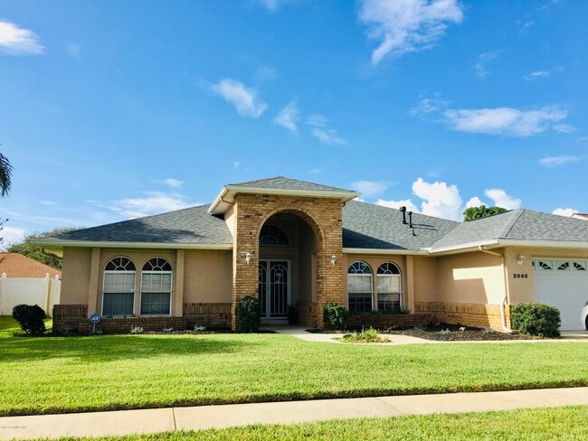 Building Photo - 2065 Thistle Dr