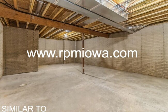 Building Photo - NEW CONSTRUCTION!! 4 Bed, 3 Bath Home in Urbandale