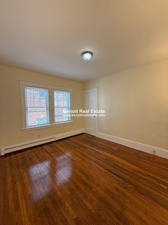 Building Photo - 68 Poplar St