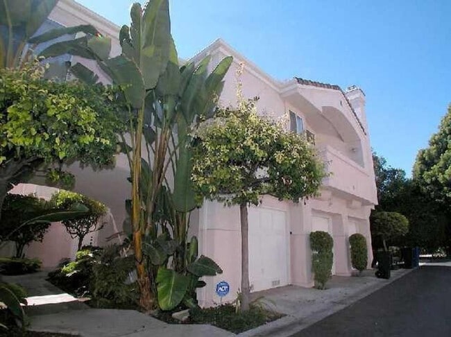 Building Photo - 401 Sanibelle Cir