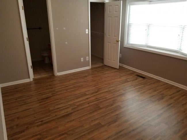 Building Photo - 2136 Flagstone Ct