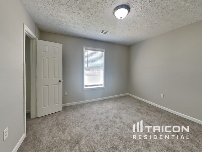 Building Photo - 130 Cross Creek Dr