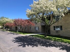 Building Photo - Forest Place Apartments