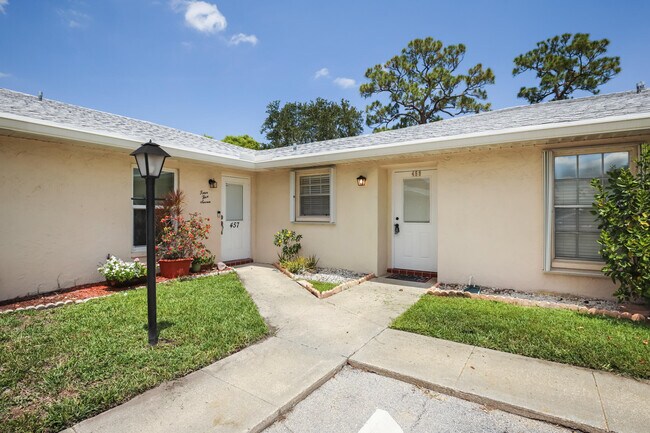 Primary Photo - 459 Franconia Cir