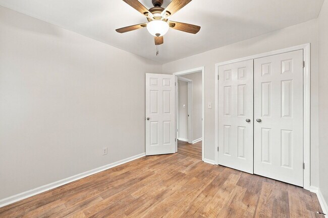 Building Photo - 126 Oakmont Dr