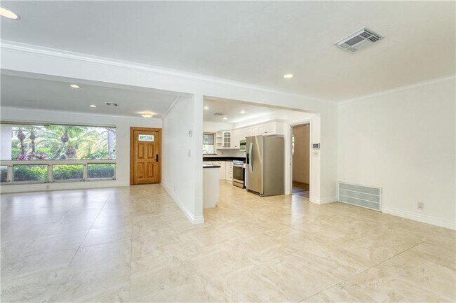 Building Photo - 2000 Admirals Way