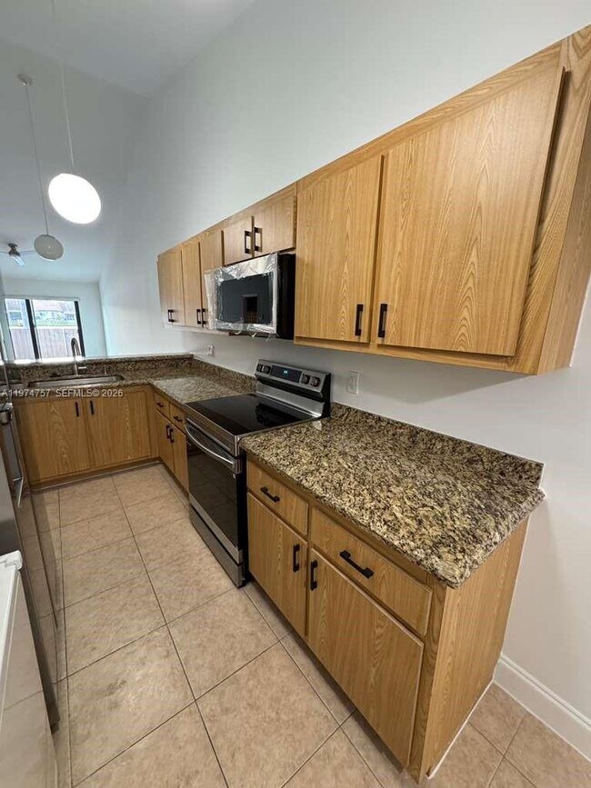 Building Photo - 5763 N Park Rd