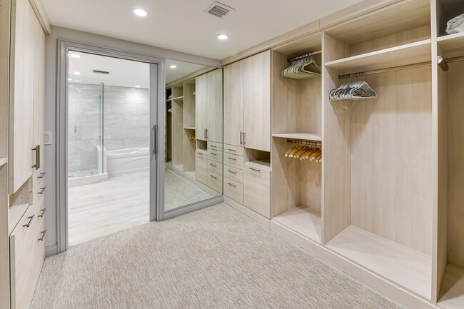 Building Photo - 340 S Ocean Blvd