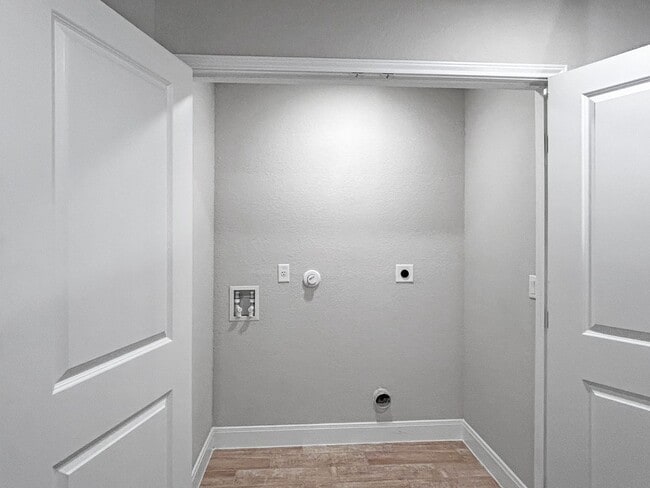 Building Photo - Charming Townhome Near I-35 & Randolph AFB