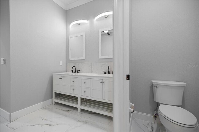 Building Photo - 1628 SE 29th Terrace