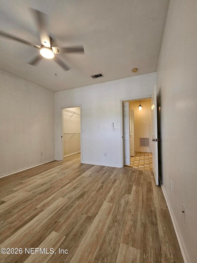 Building Photo - 13810 Sutton Park Dr N