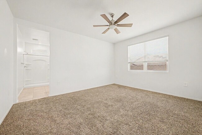 Building Photo - 1566 E Fletcher Dr