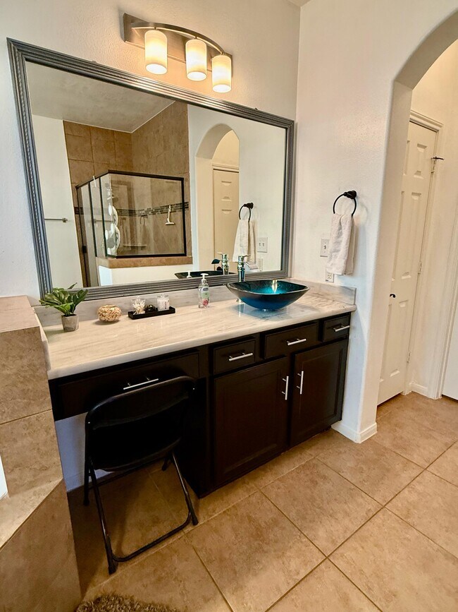 Building Photo - 8153 Tranquil Lake Way