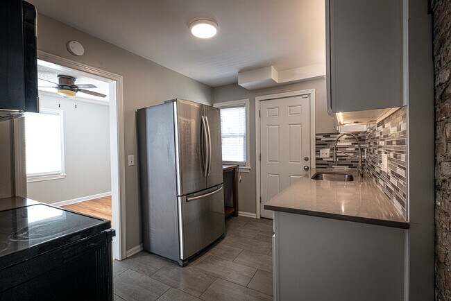 Building Photo - RockhillR6518