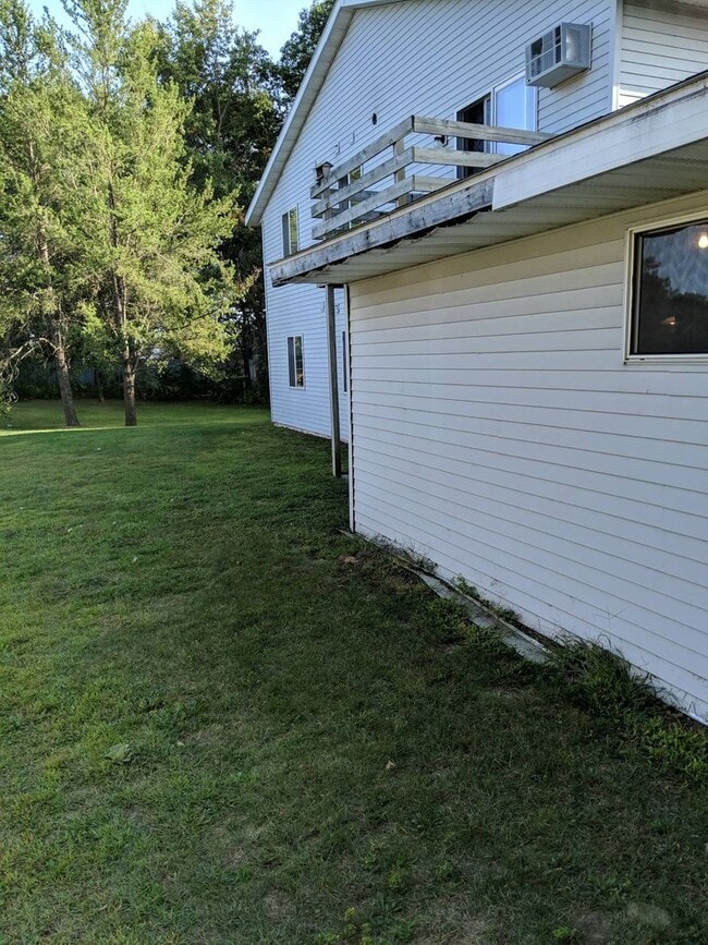 Building Photo - 1170 Dodds Dr