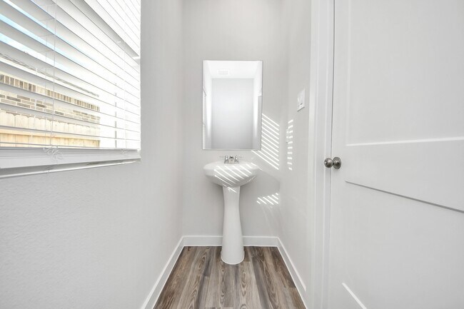 Building Photo - 5819 Blue Grama Dr