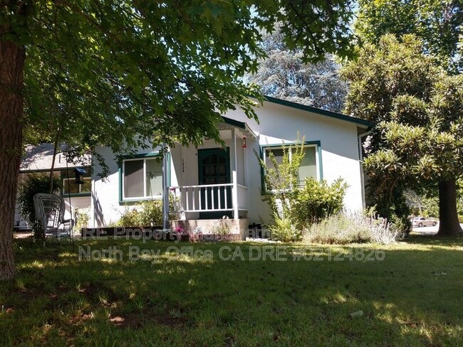 Primary Photo - 1338 Helen Ave